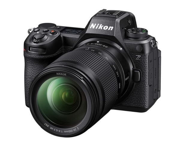 Nikon Z6III + Z 24-200mm f/6.3-4 Cámara sin espejo negra